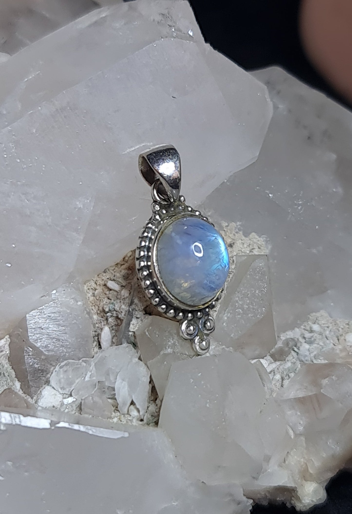 Rainbow Moonstone Pendant 3SSRMP4