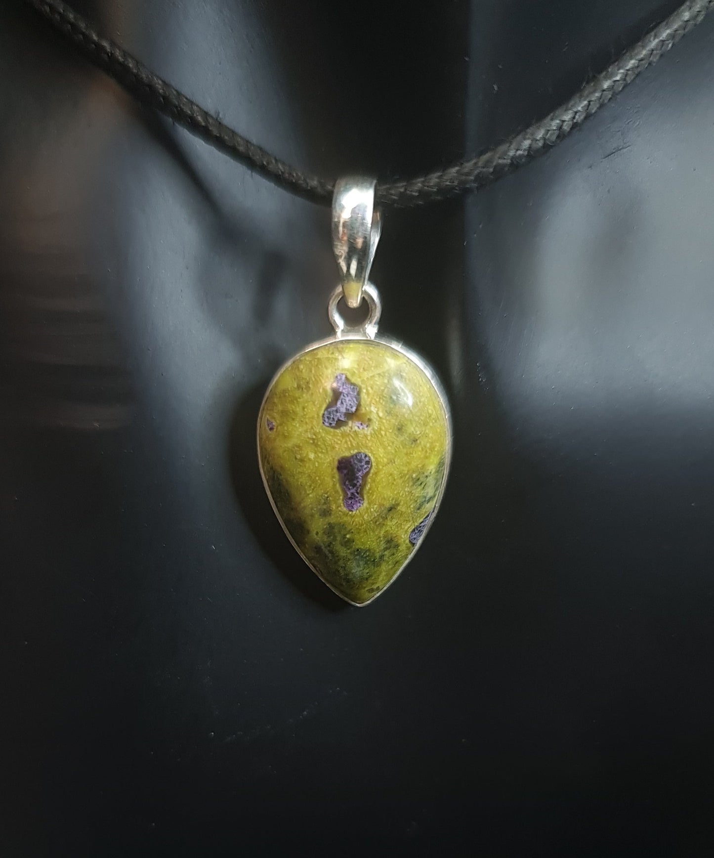 SERPENTINE & STITCHTITE PENDANT set in STERLING SILVER 3SSSPD