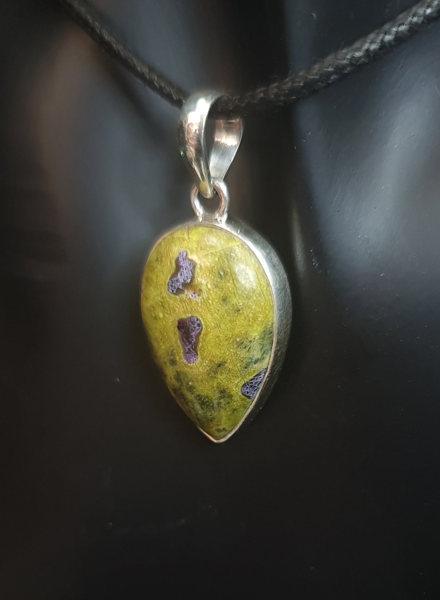 SERPENTINE & STITCHTITE PENDANT set in STERLING SILVER 3SSSPD