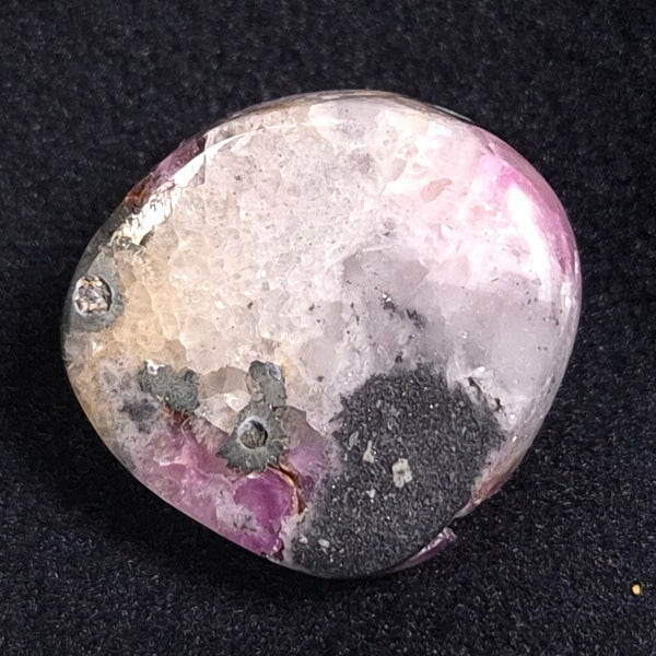 KAMMERERITE CABOCHON, Morocco XKR005