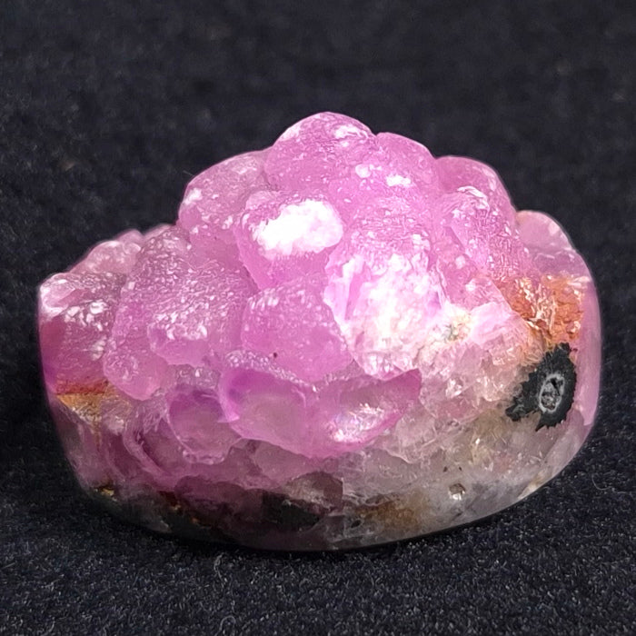 KAMMERERITE CABOCHON, Morocco XKR005