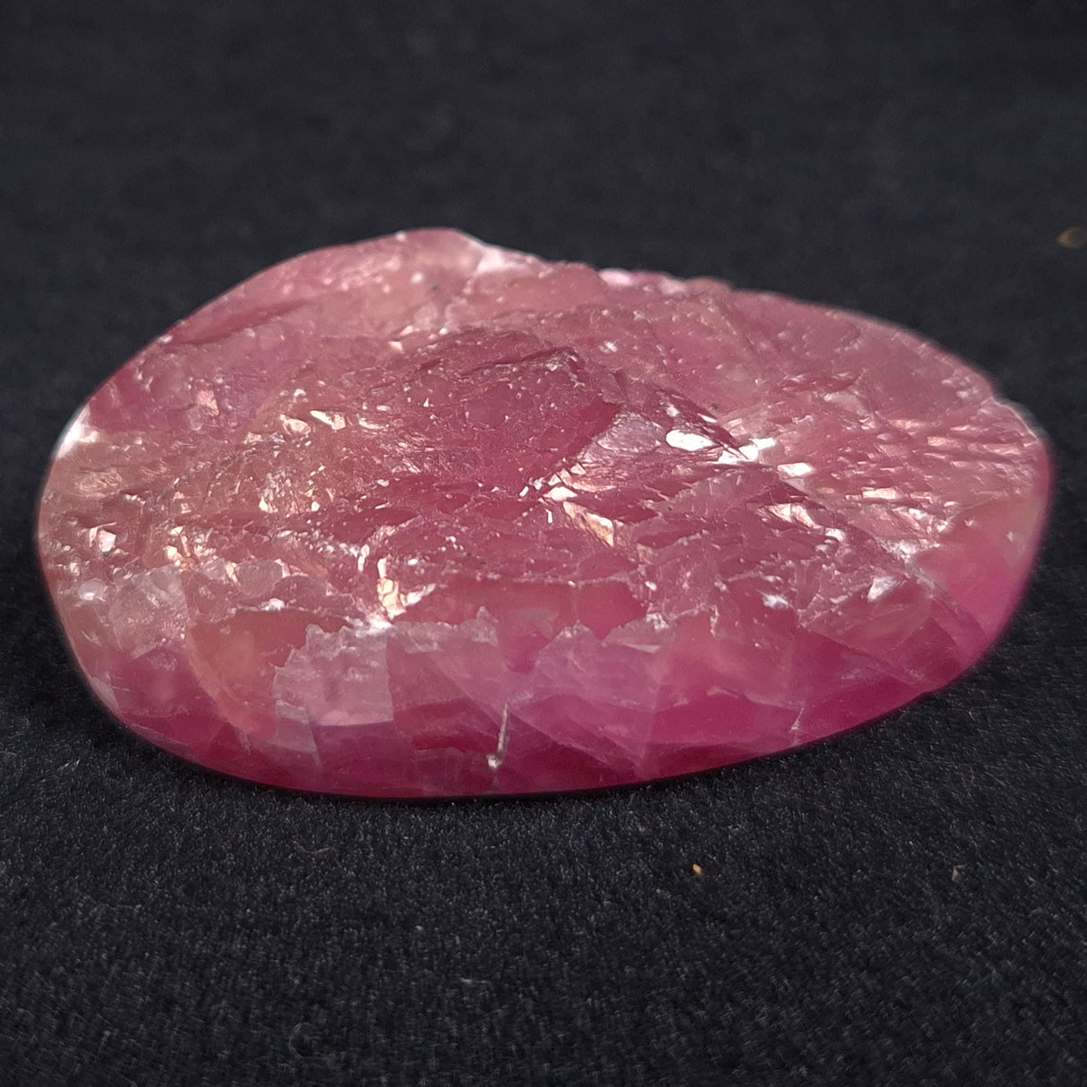 KAMMERERITE CABOCHON, Morocco XKR008