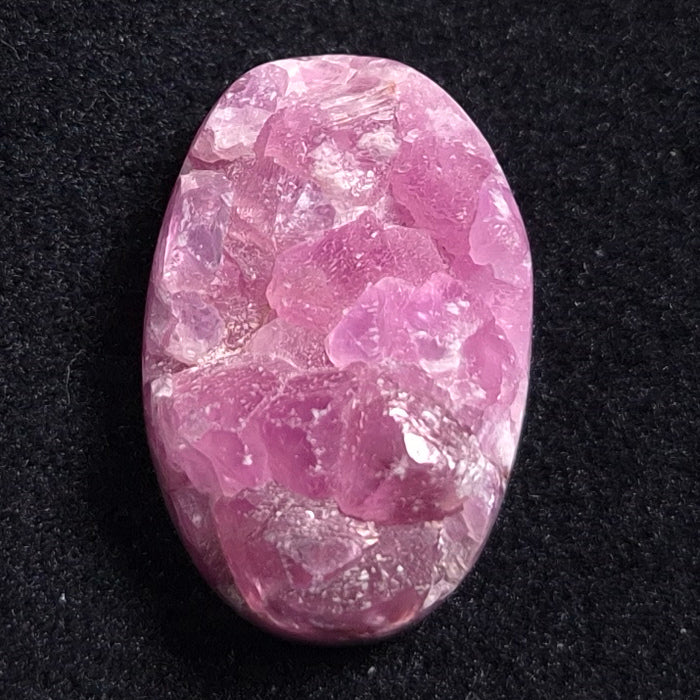 KAMMERERITE CABOCHON, Morocco XKR010