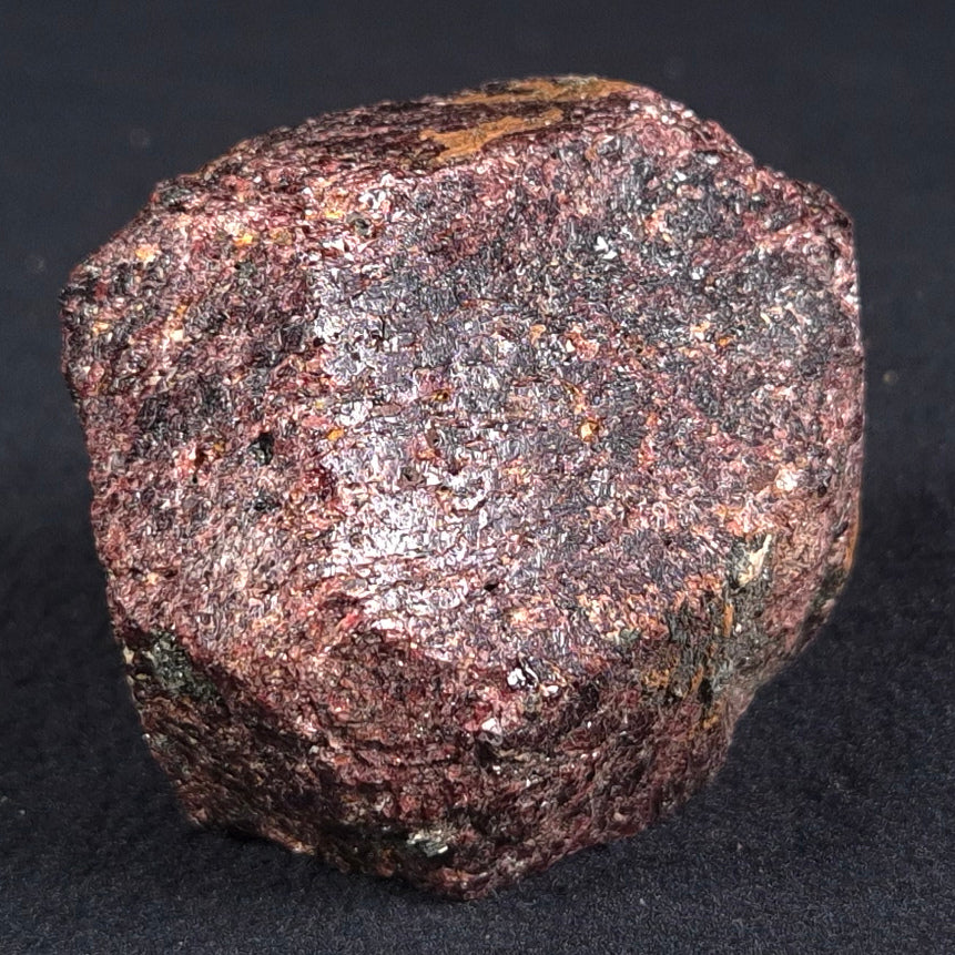 LARGE ALMANDINE GARNET ON CHLORITE SCHIST, Australia XGC008