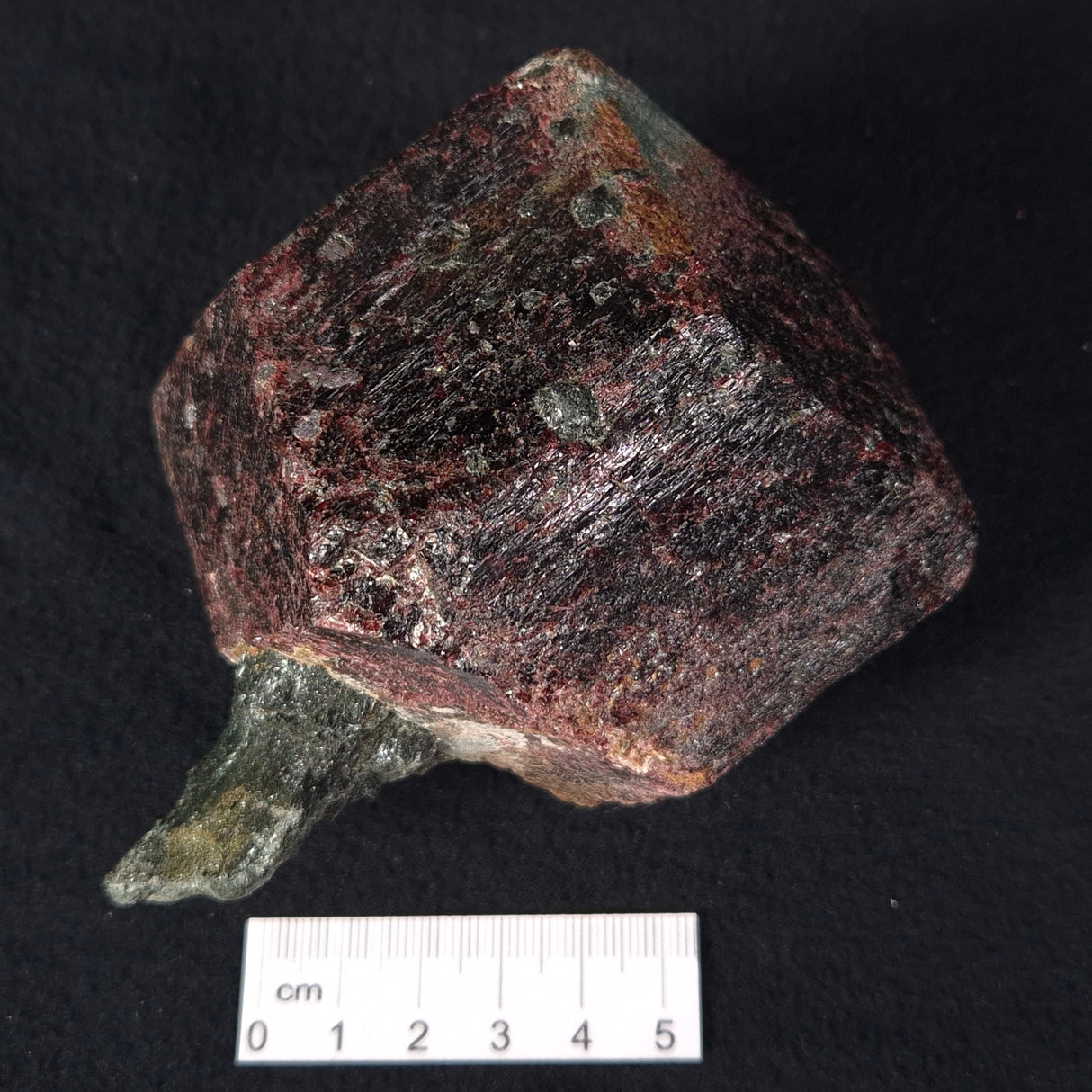 LARGE ALMANDINE GARNET, Australia XGC018