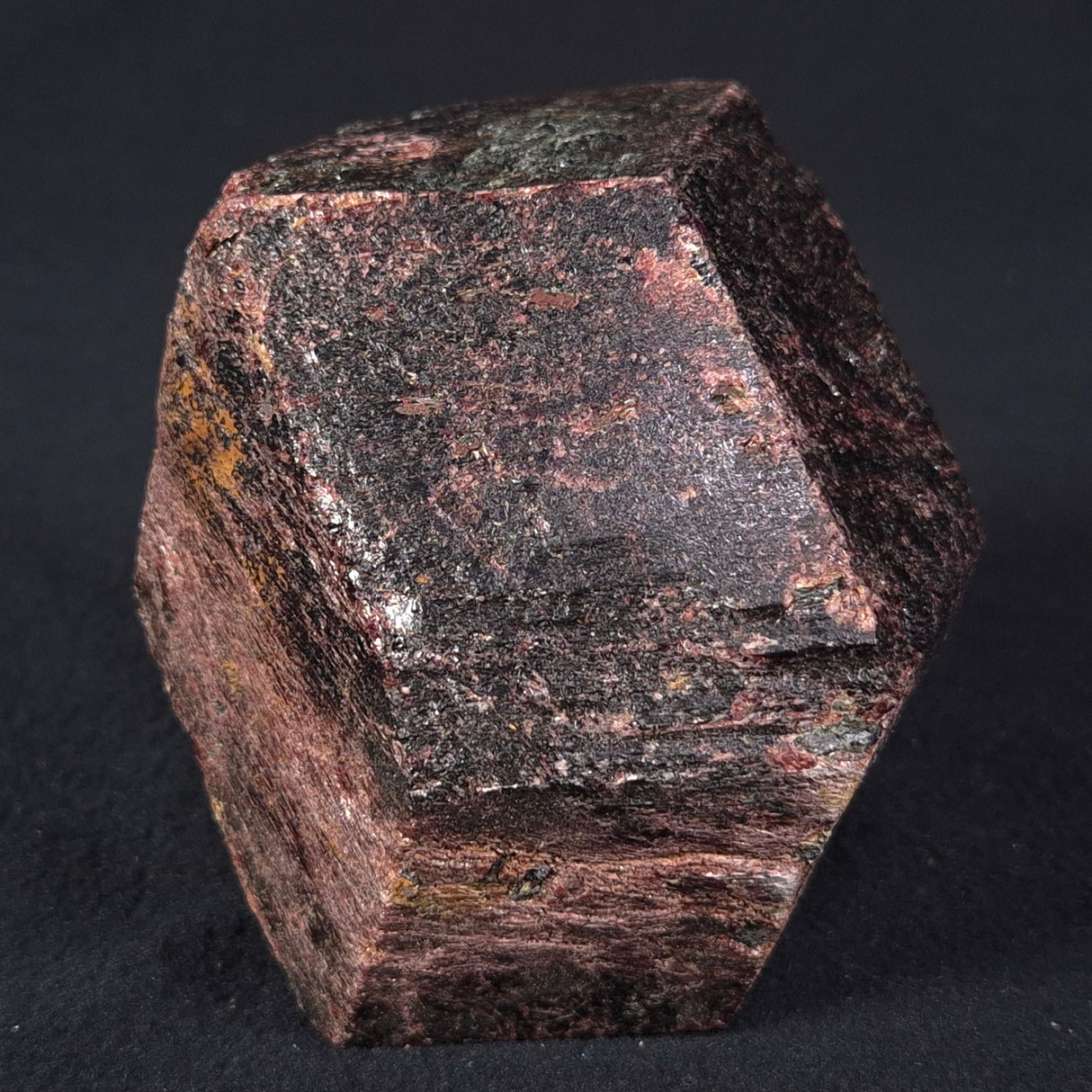 LARGE ALMANDINE GARNET, Australia XGC019