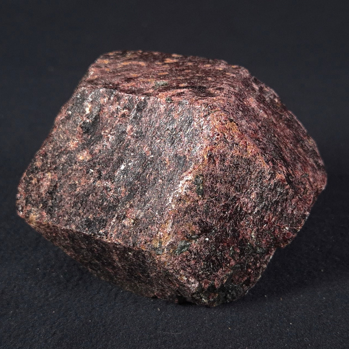 LARGE ALMANDINE GARNET, Australia XGC020
