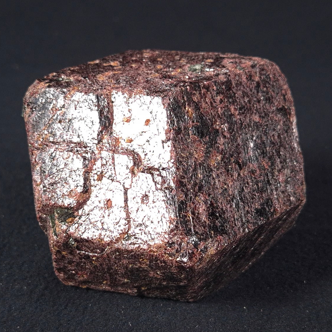LARGE ALMANDINE GARNET, Australia XGC020