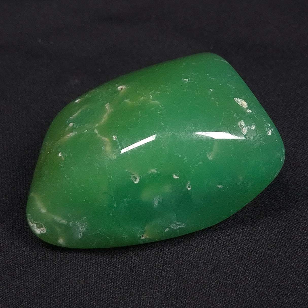 CHRYSOPRASE TUMBLE, Western Australia YCT001