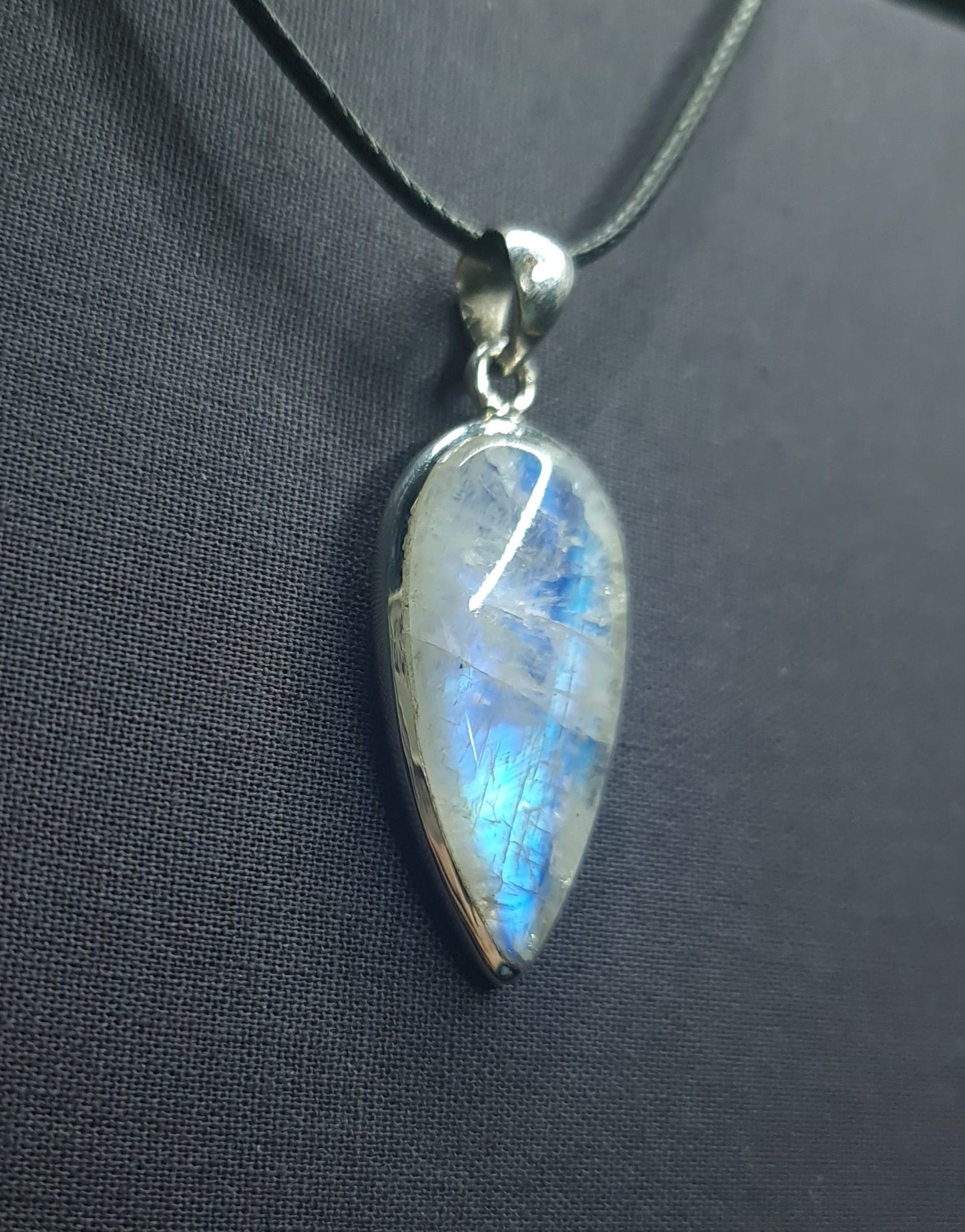 RAINBOW MOONSTONE PENDANT set in STERLING SILVER 3SSMSP1