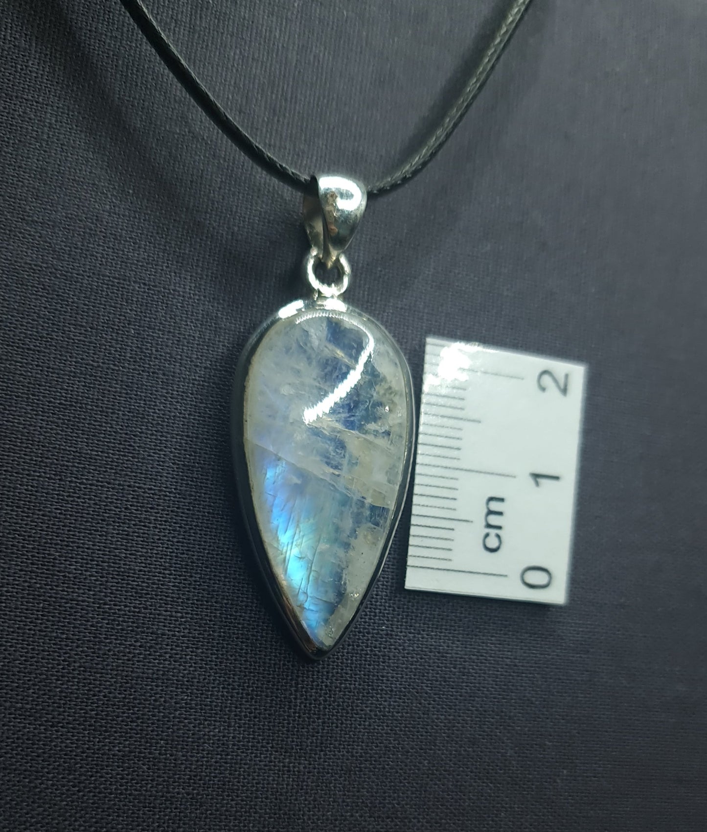 RAINBOW MOONSTONE PENDANT set in STERLING SILVER 3SSMSP1
