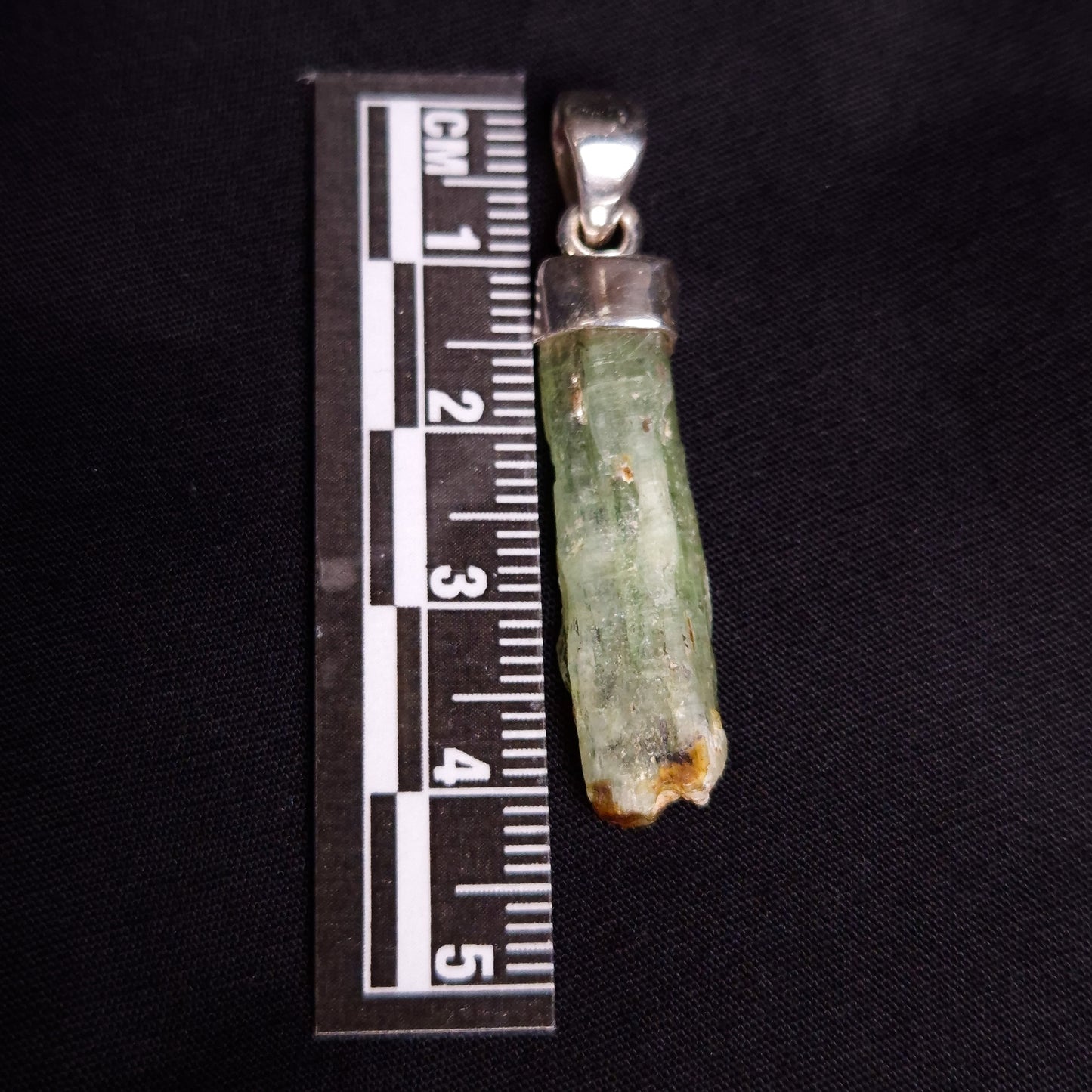 GREEN KYANITE PENDANT set in STERLING SILVER 3SSGKP1