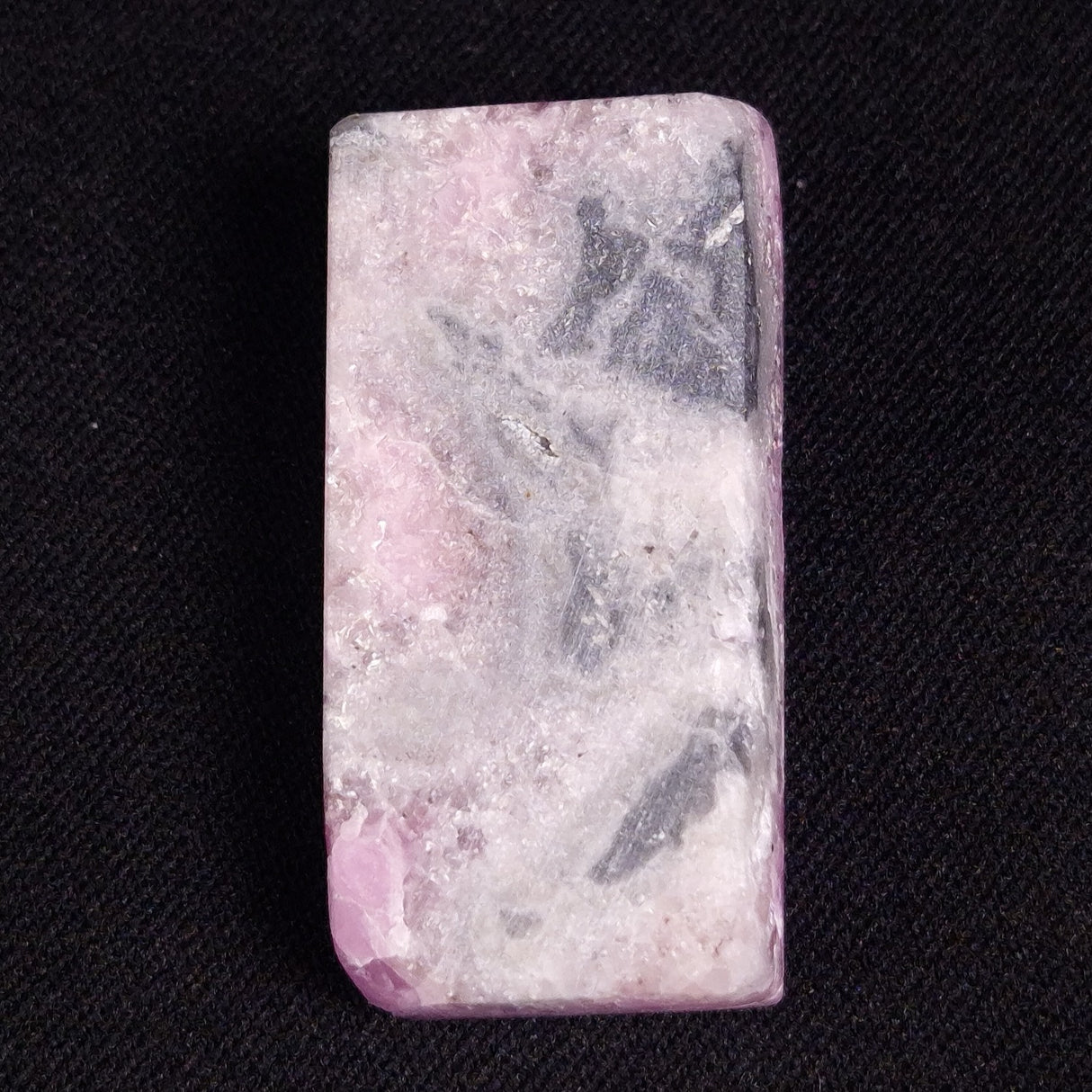 KAMMERERITE CABOCHON, Morocco XKR017