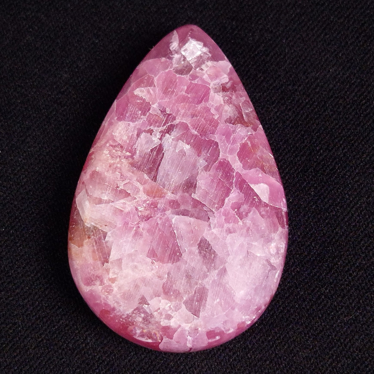 KAMMERERITE CABOCHON, Morocco XKR020