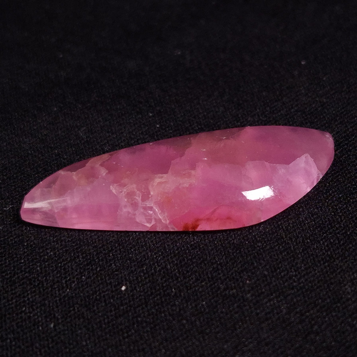 KAMMERERITE CABOCHON, Morocco XKR028