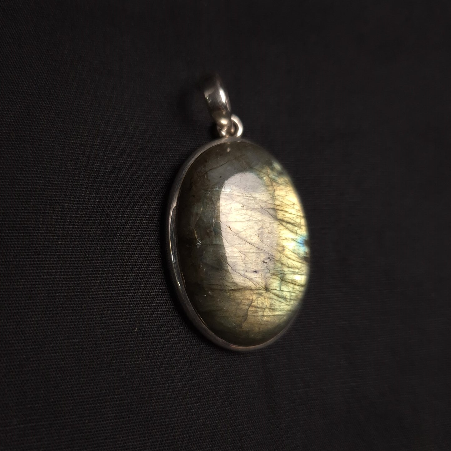 LABRADORITE PENDANT set in STERLING SILVER 3SSLPD2