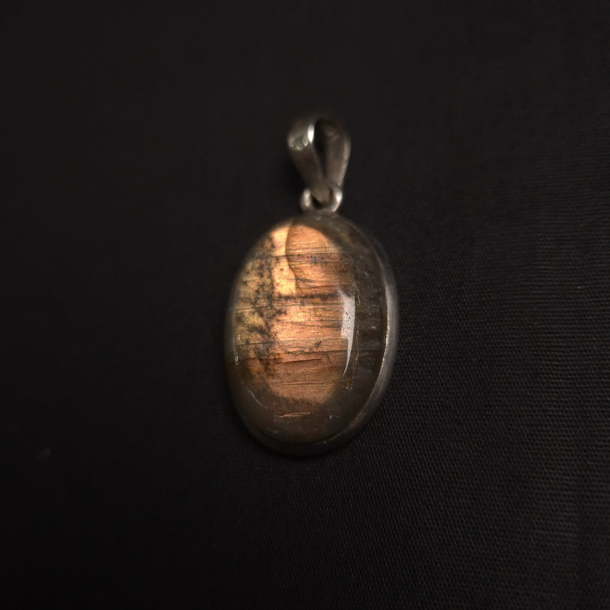 LABRADORITE PENDANT set in STERLING SILVER 3SSLPD3