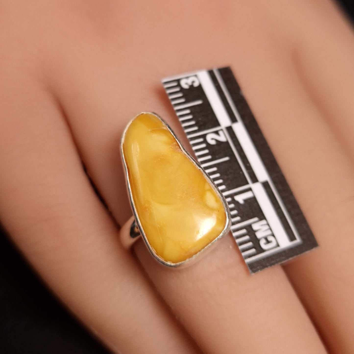 BUTTERSCOTCH AMBER RING set in STERLING SILVER 3SSBAR1