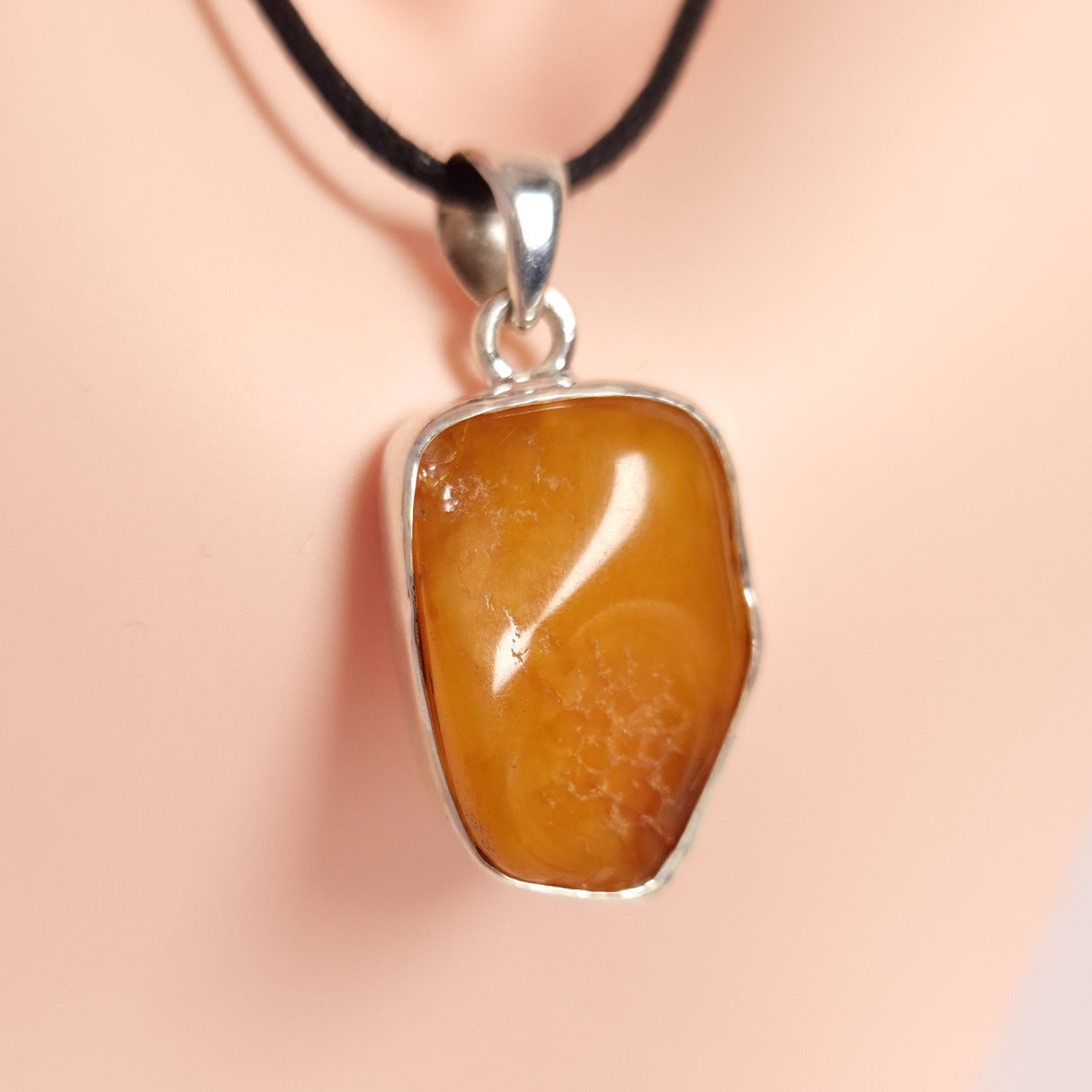 Butterscotch Amber Pendant 3SSBSA3