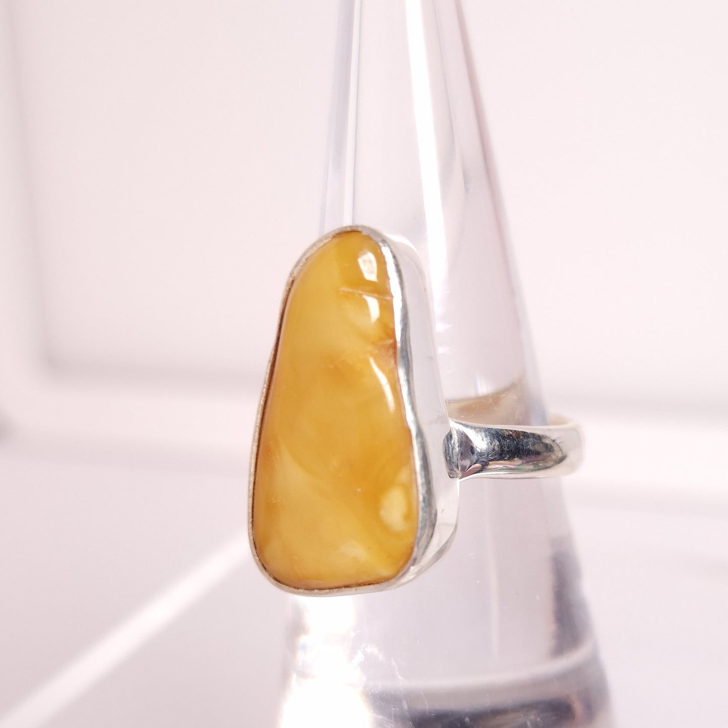 BUTTERSCOTCH AMBER RING set in STERLING SILVER 3SSBAR1