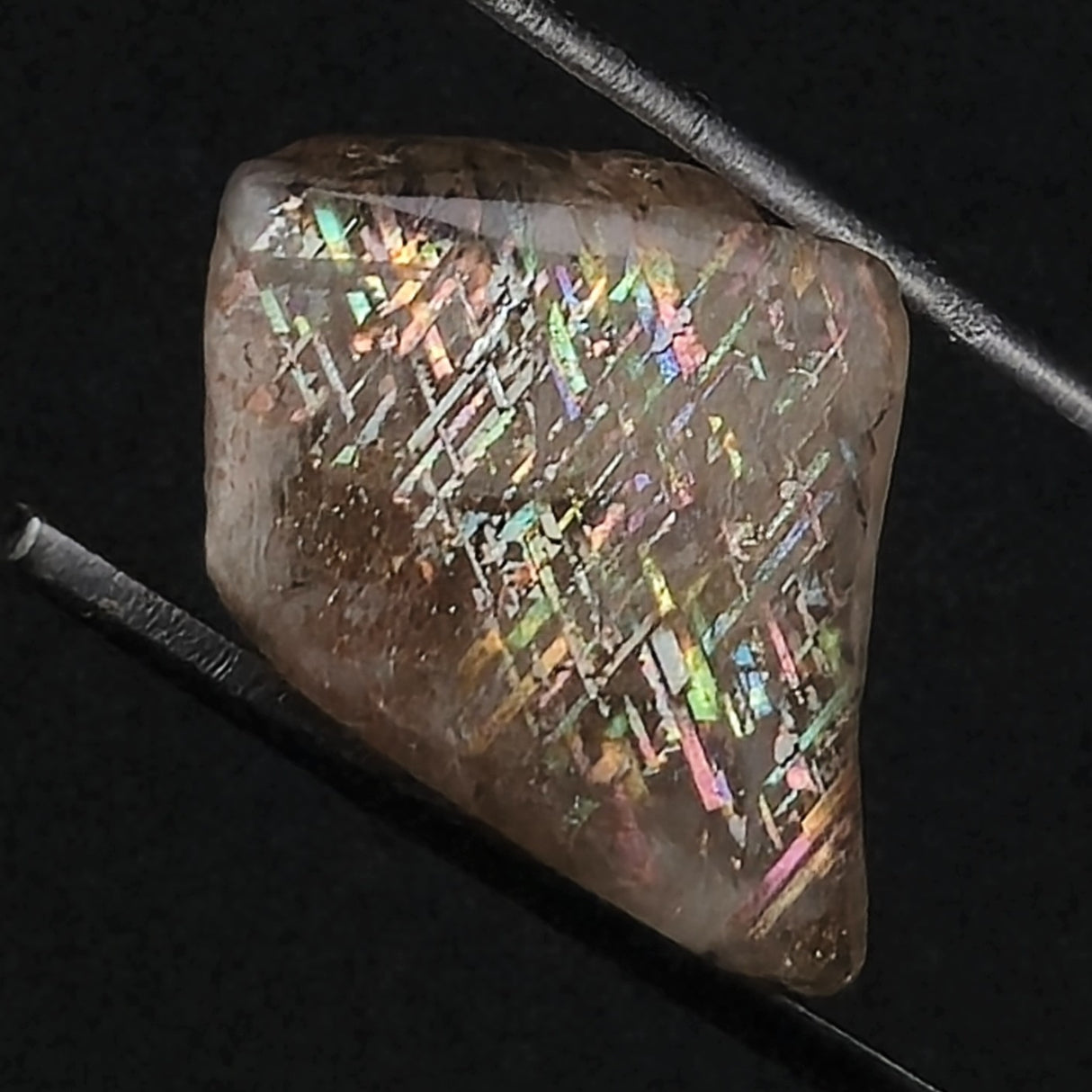 RAINBOW LATTICE SUNSTONE, Australia XLF001