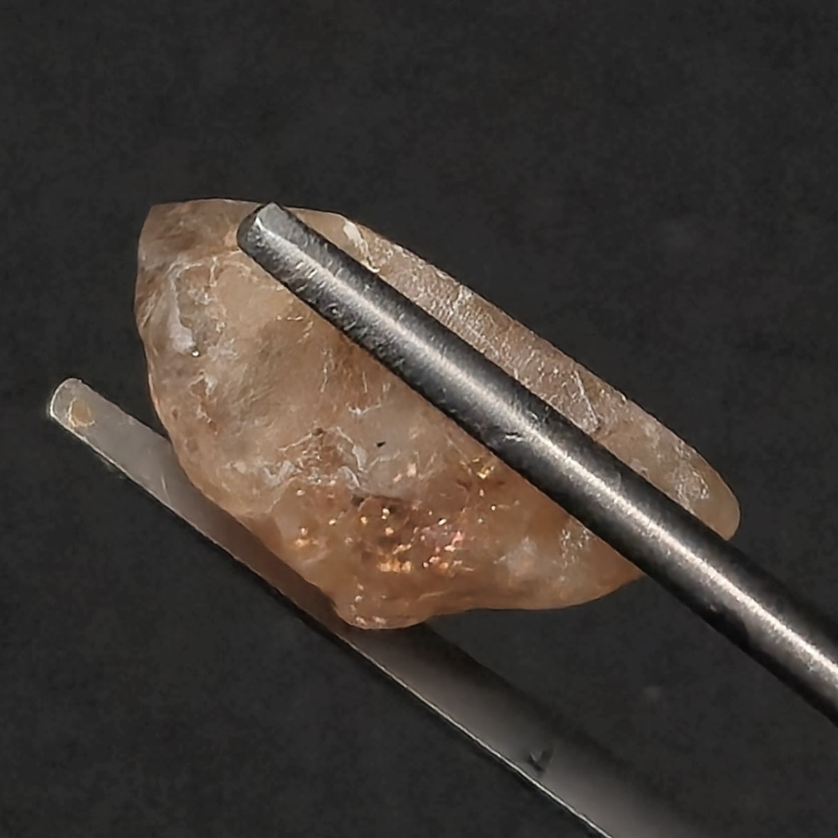 RAINBOW LATTICE SUNSTONE, Australia XLF001