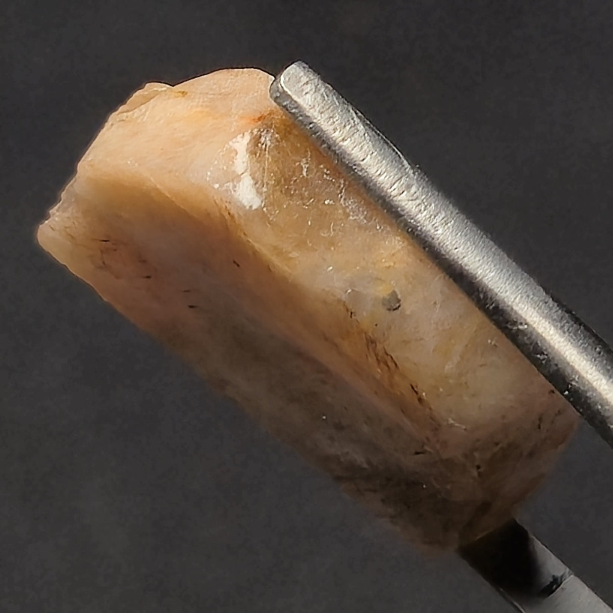 RAINBOW LATTICE SUNSTONE, Australia XLF004