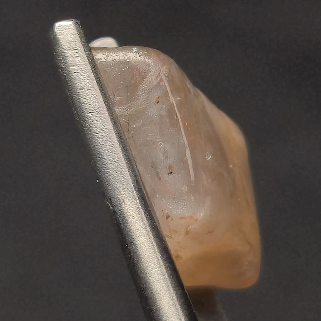 RAINBOW LATTICE SUNSTONE, Australia XLF007