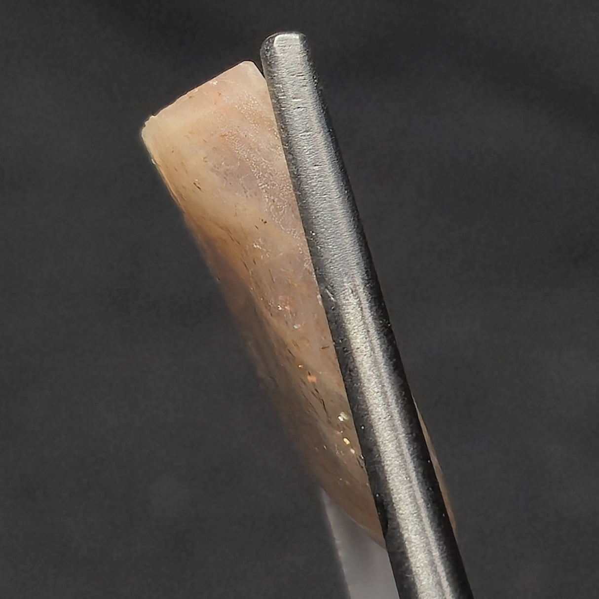 RAINBOW LATTICE SUNSTONE, Australia XLF010