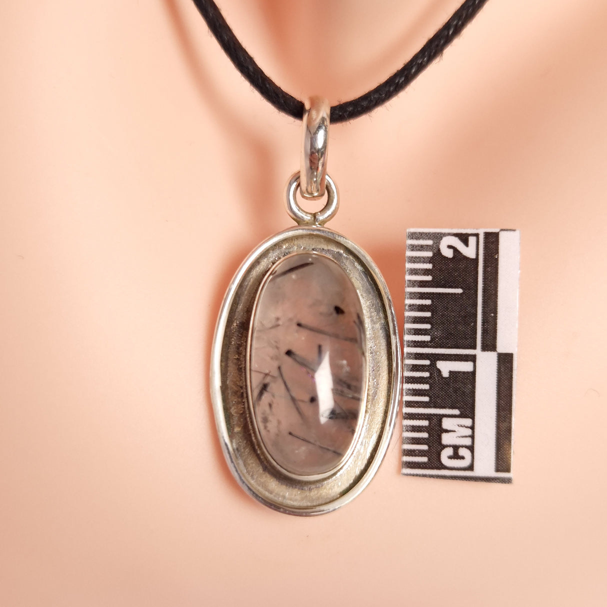 TOURMALATED QUARTZ OVAL PENDANT set in STERLING SILVER 3SSTOP1