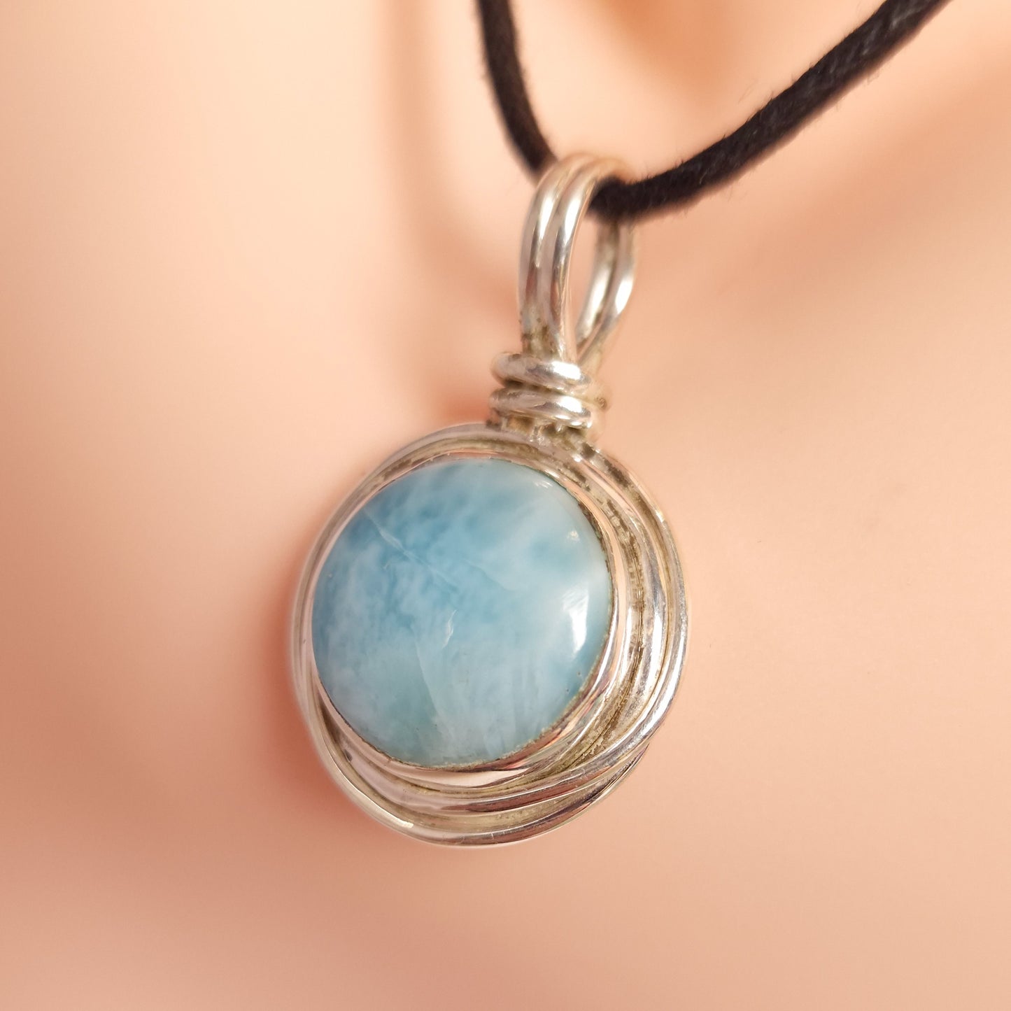 ROUND LARIMAR PENDANT set in STERLING SILVER 3SSRLP1