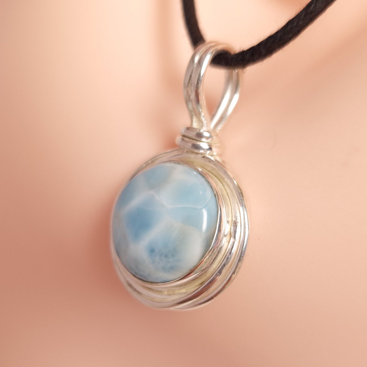 ROUND LARIMAR PENDANT set in STERLING SILVER 3SSRLP2