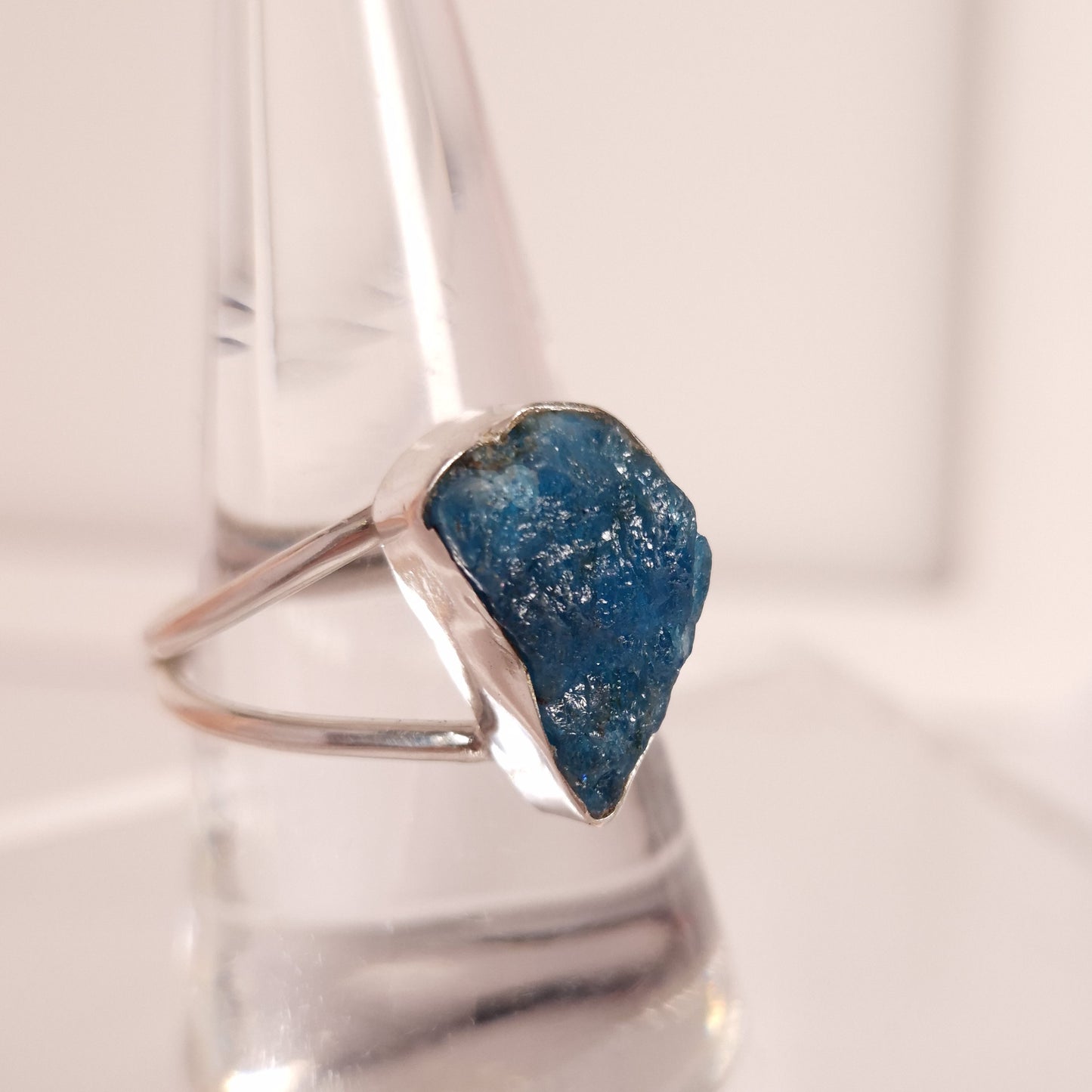 RAW BLUE APATITE RING set in STERLING SILVER 3SSRBA1