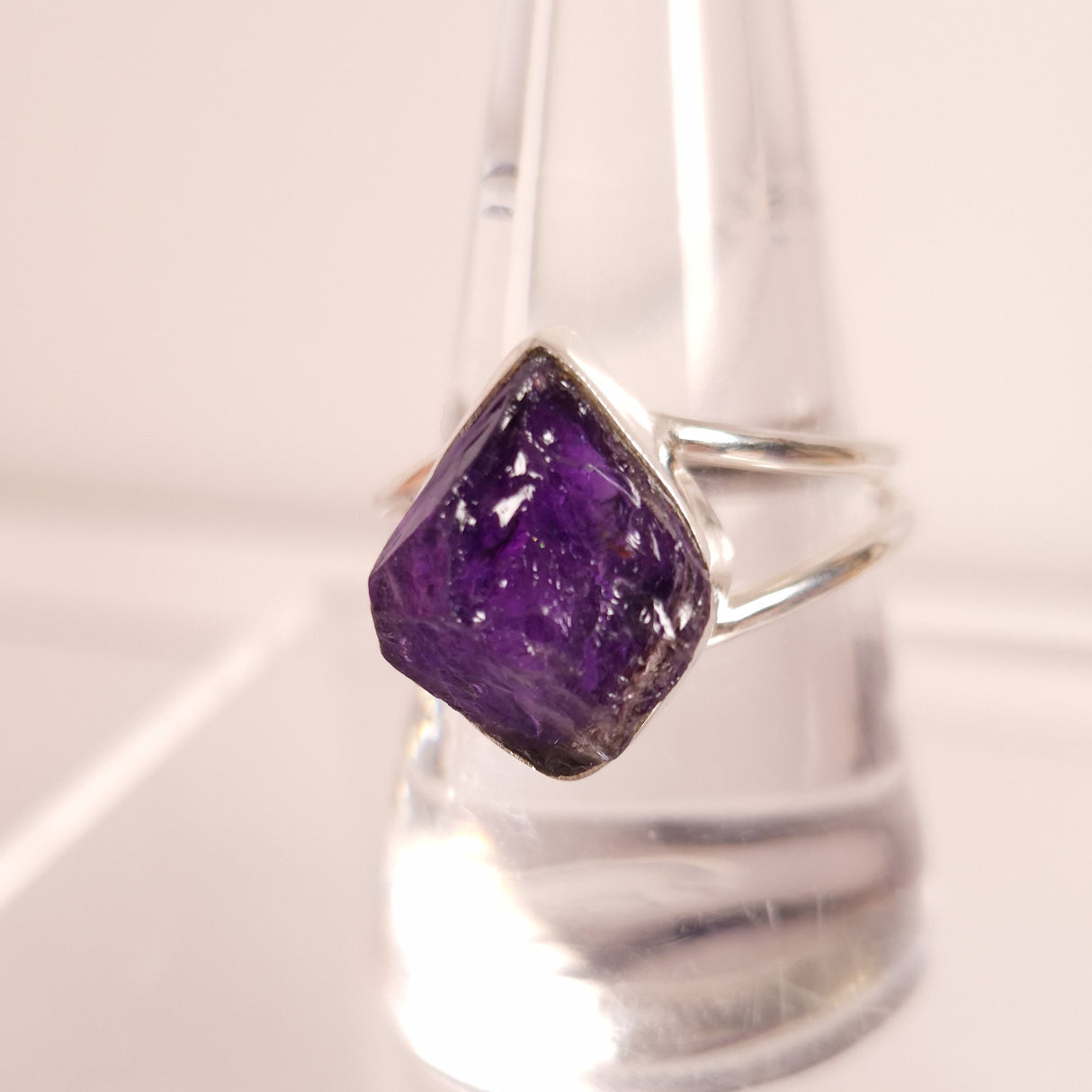 RAW AMETHYST RING set in STERLING SILVER 3SSRAR1