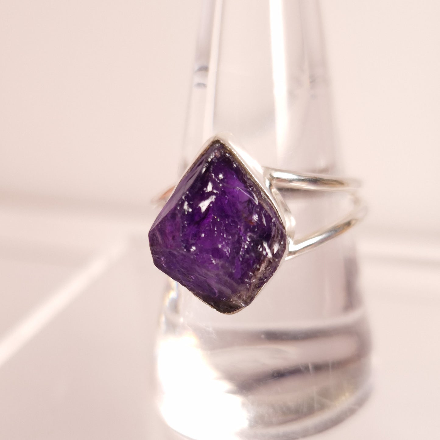 RAW AMETHYST RING set in STERLING SILVER 3SSRAR1