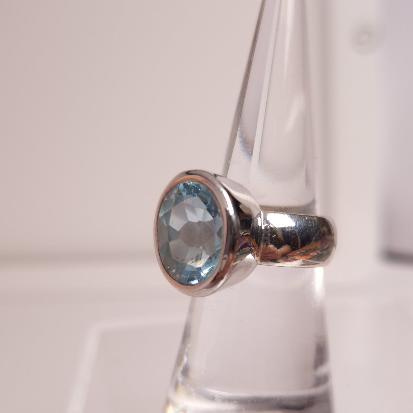BLUE TOPAZ RING set in STERLING SILVER 3SSBTRI