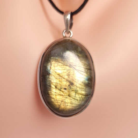 LABRADORITE PENDANT set in STERLING SILVER 3SSLPD2