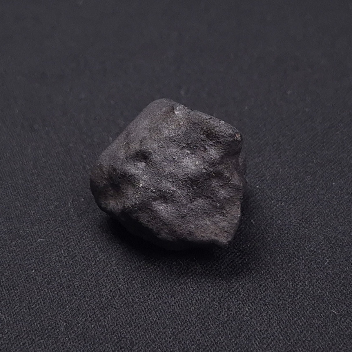 WILUNA METEORITE, H5 Chondrite, Australia YWM023