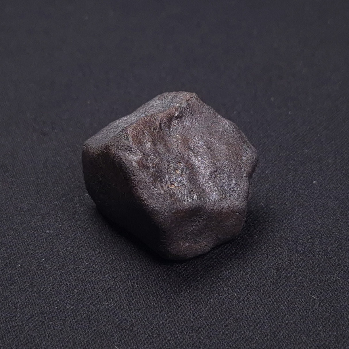 WILUNA METEORITE, H5 Chondrite, Australia YWM025