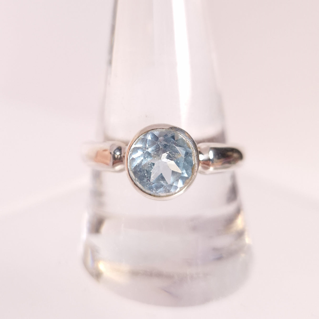 BLUE TOPAZ RING set in STERLING SILVER 3SSBTR2