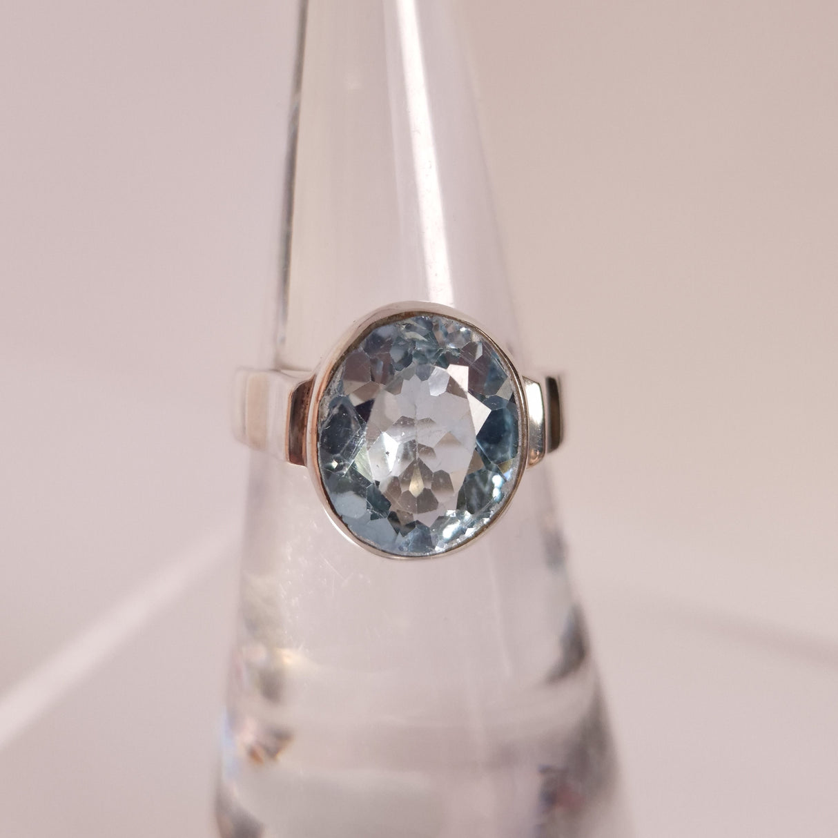 BLUE TOPAZ RING set in STERLING SILVER 3SSBTR1