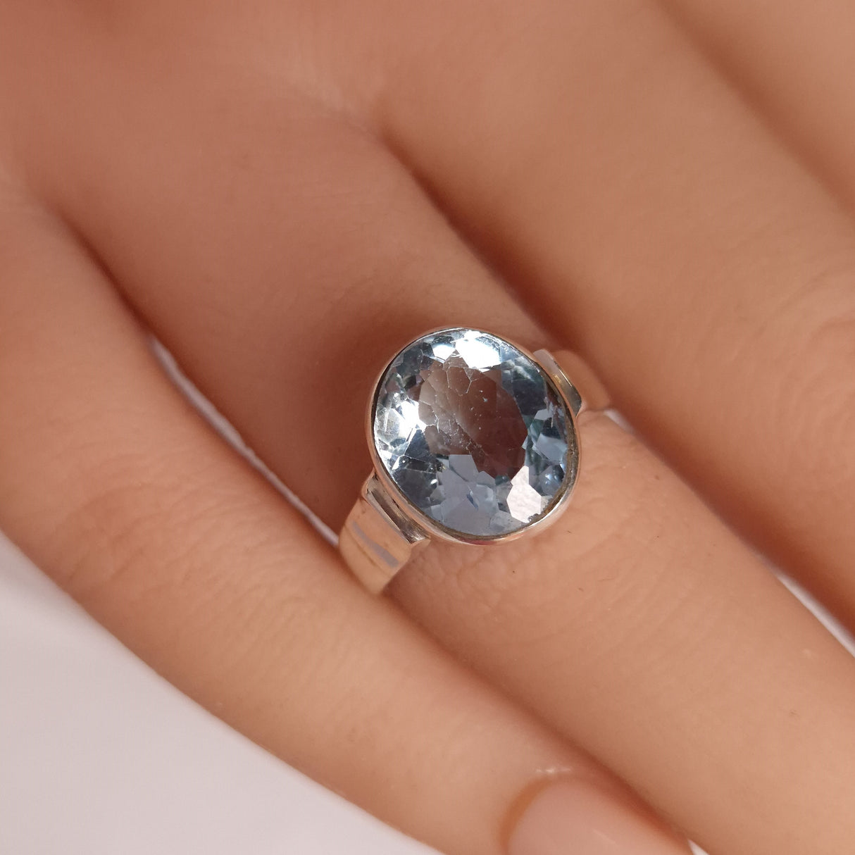 BLUE TOPAZ RING set in STERLING SILVER 3SSBTR1