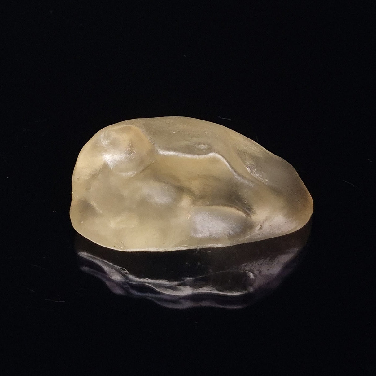 LIBYAN DESERT GLASS IMPACTITE, Eastern Sahara Desert XDG001