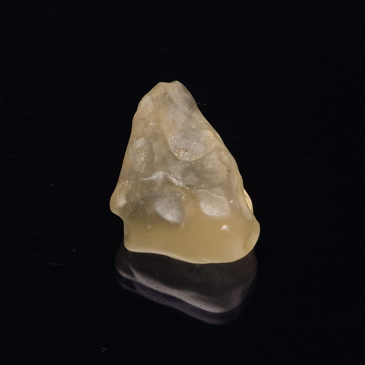 LIBYAN DESERT GLASS IMPACTITE, Eastern Sahara Desert XDG002