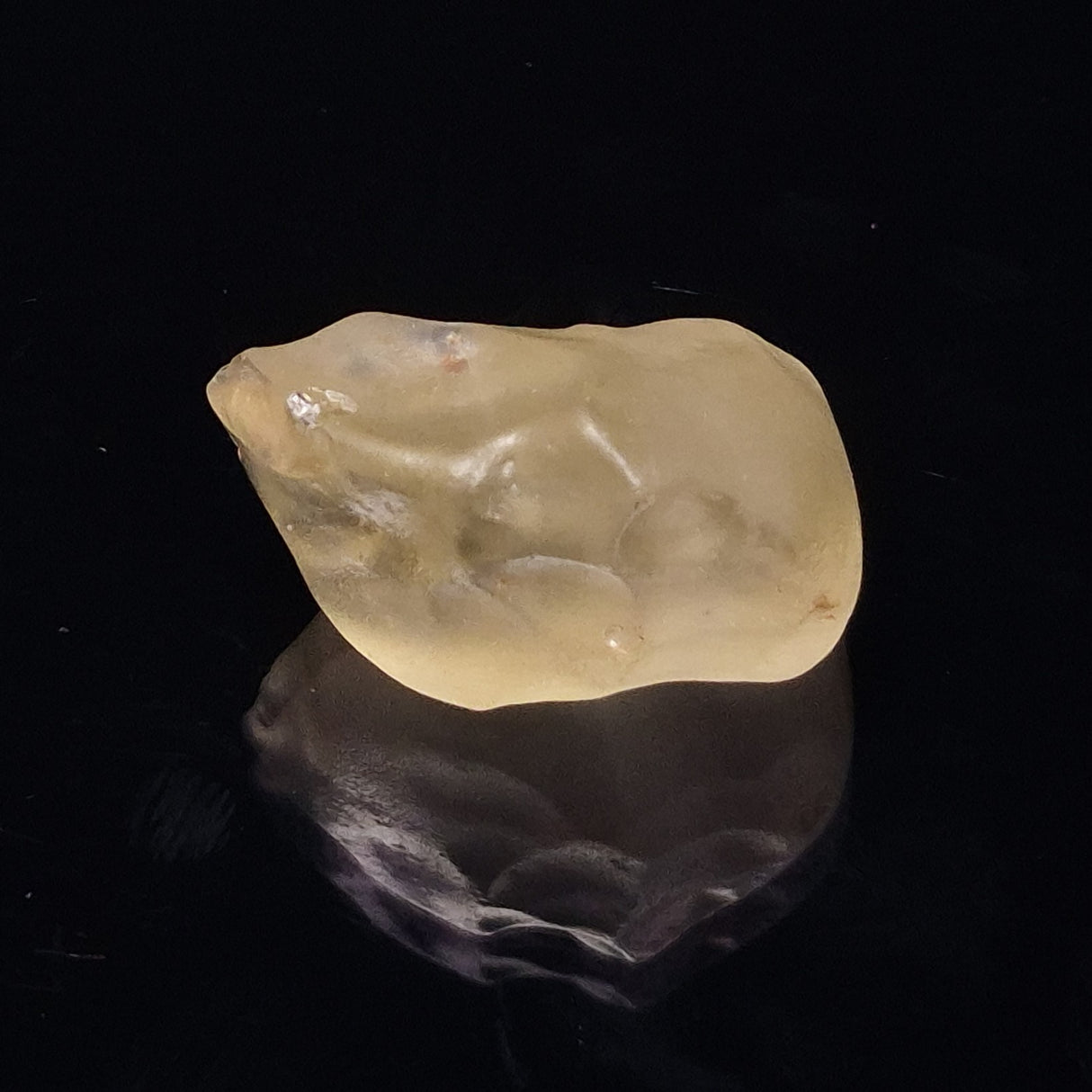 LIBYAN DESERT GLASS IMPACTITE, Eastern Sahara Desert XDG005