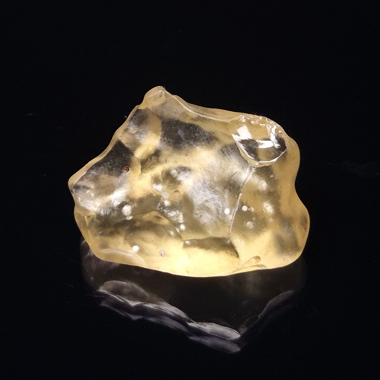 LIBYAN DESERT GLASS IMPACTITE, Eastern Sahara Desert XDG008