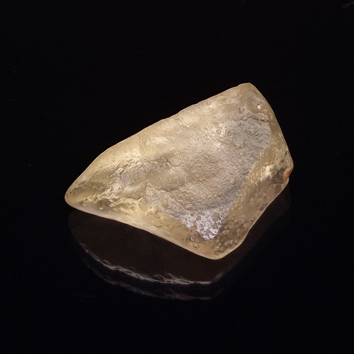 LIBYAN DESERT GLASS IMPACTITE, Eastern Sahara Desert XDG016