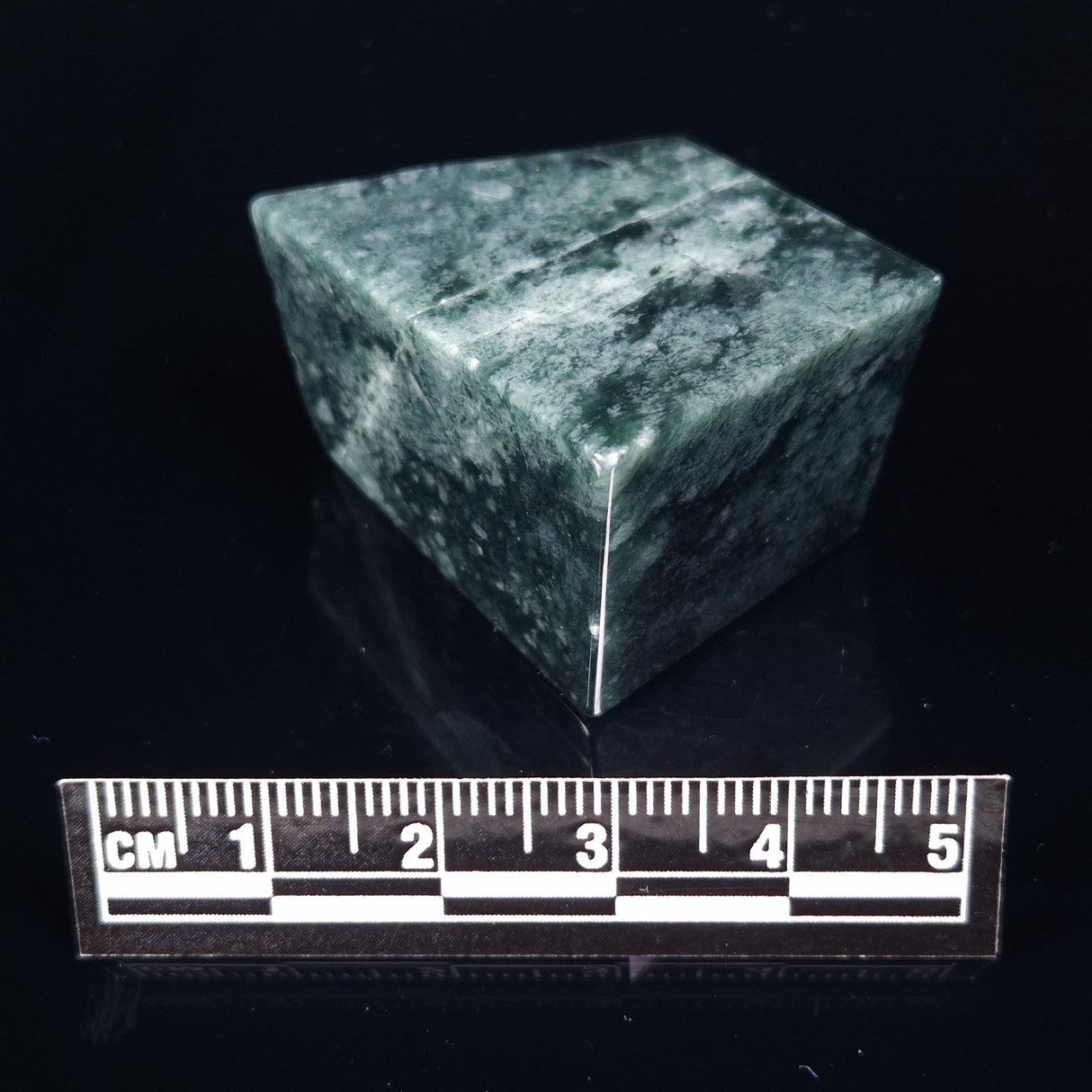 JADE FREE FORM, Burma YBJ007