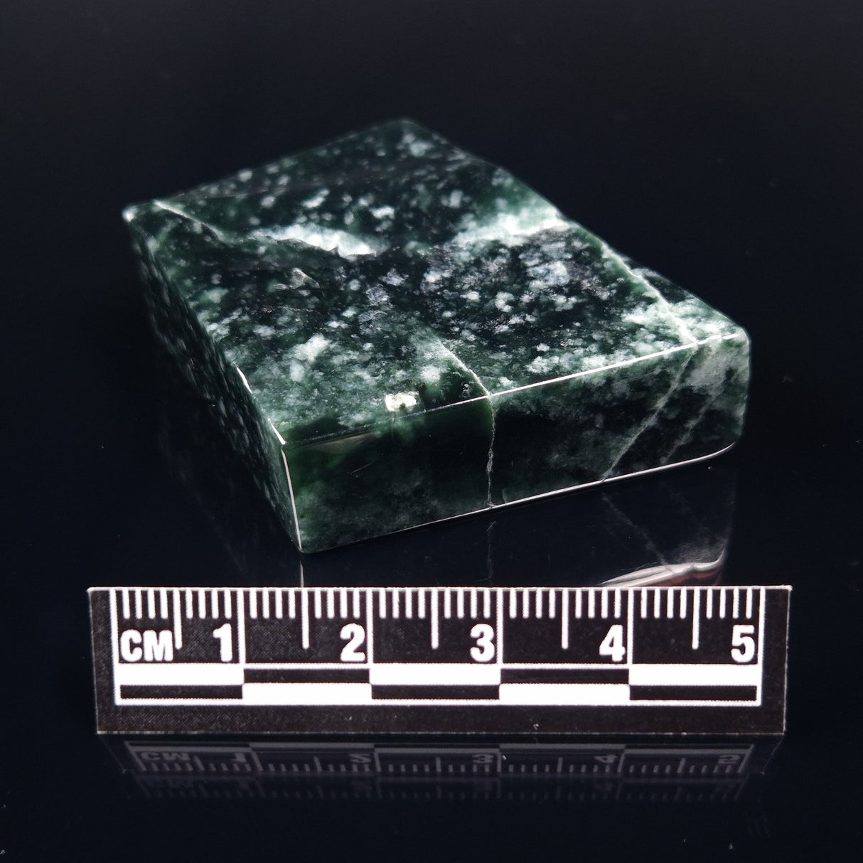 JADE FREE FORM, Burma YBJ008