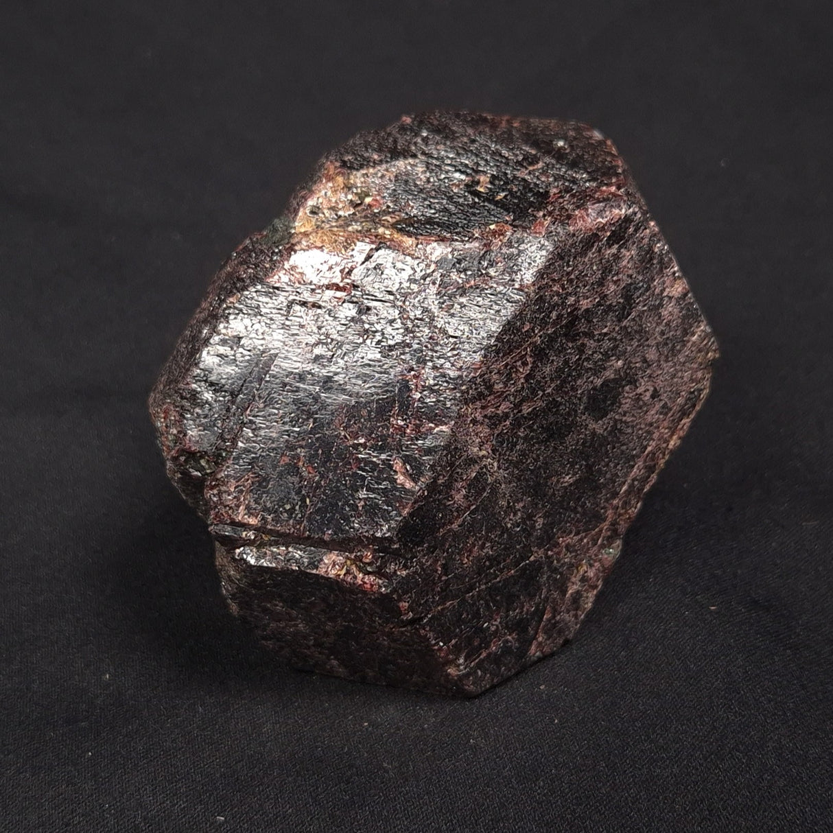 LARGE ALMANDINE GARNET, Australia XGC032